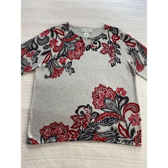 Alfred Dunner Petite Large Floral Print Keyhole
Top - Picture 2 of 11
